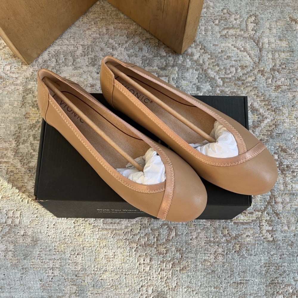 VIONIC SHOES Carrol Leather Tan Arch Support Ballet Flats 8 NIB